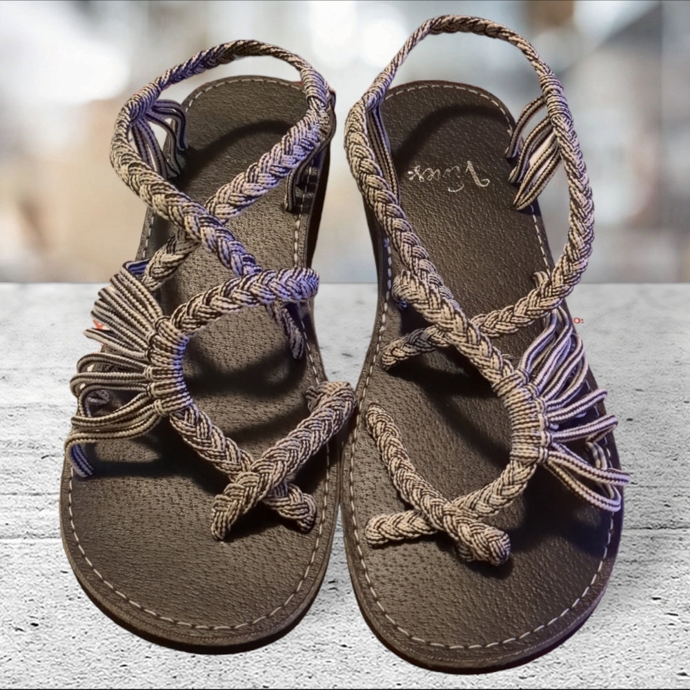 Vines toe loop sandal size S